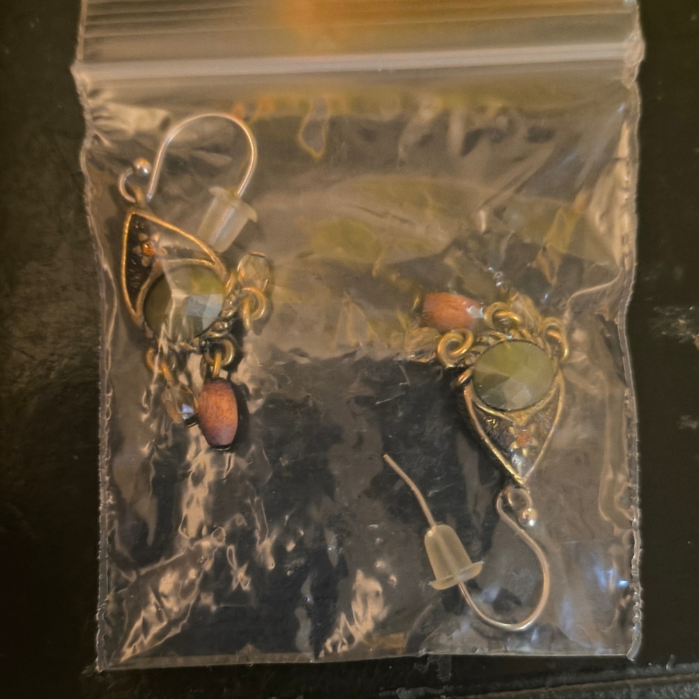 3/20$* Lia Sophia Dangle Fishhook Earrings